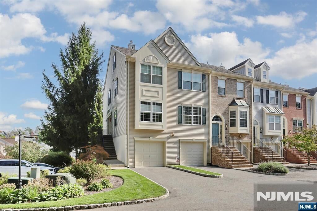Property Photo:  876 Somerset Court  NJ 07446 