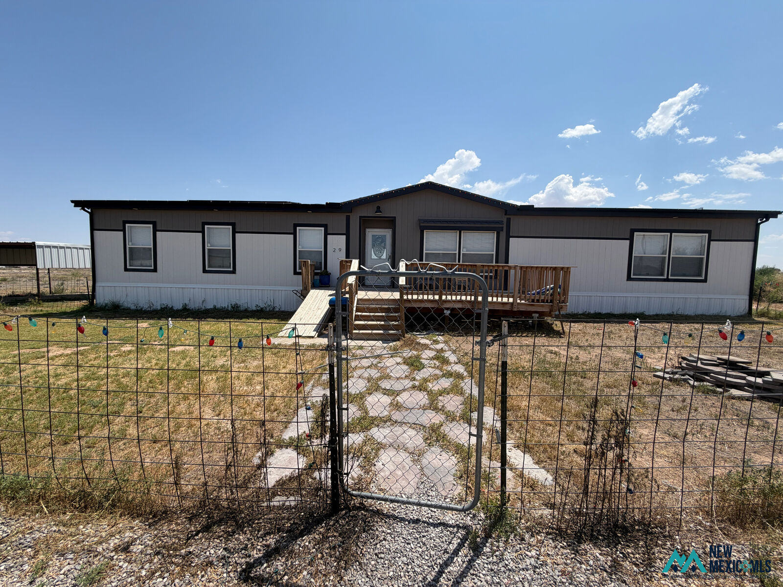 Property Photo: 29 Crystal Dr NM 88210