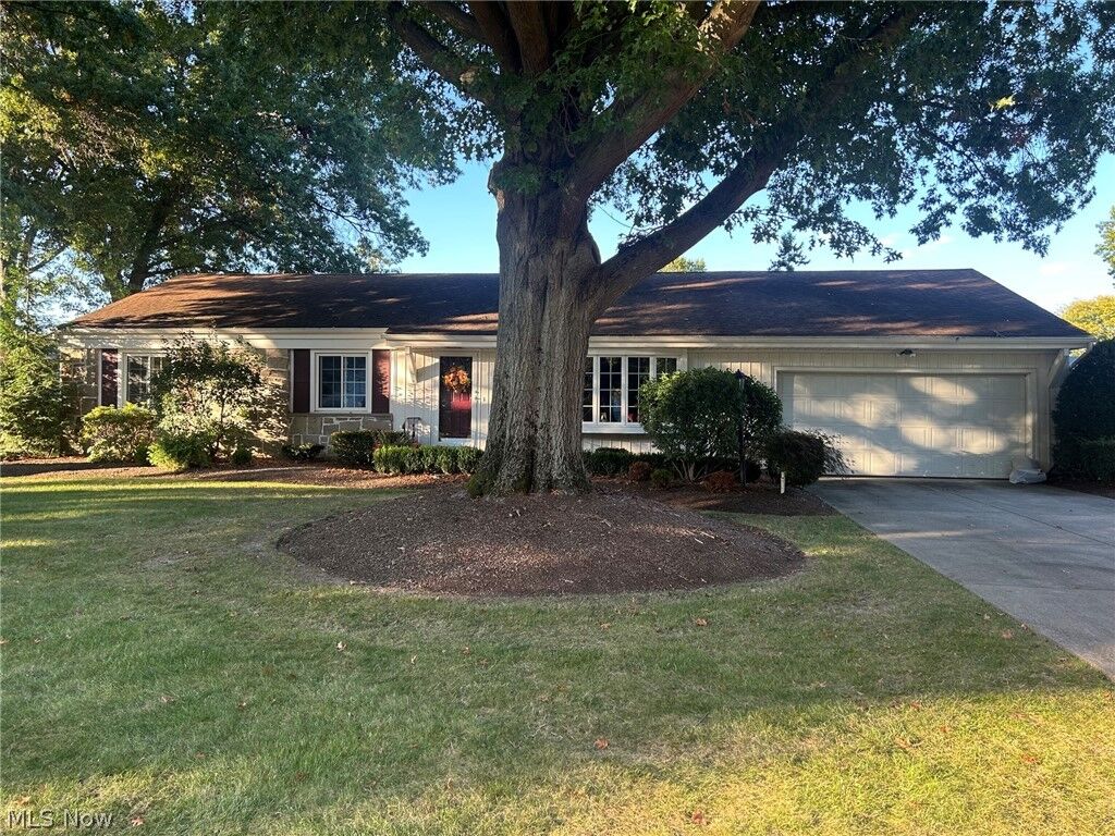 Property Photo:  5171 Meadow Wood Boulevard  OH 44124 