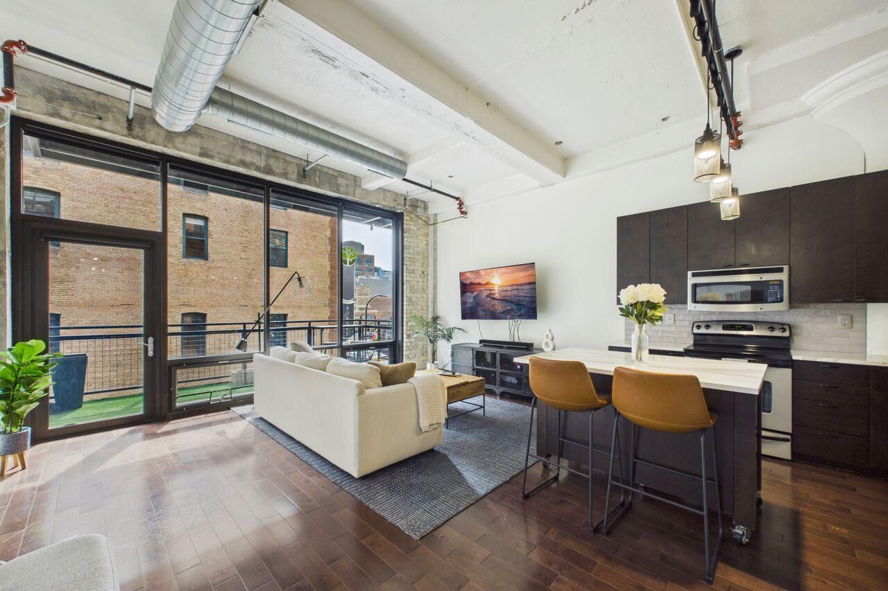Property Photo:  618 Washington Ave N 302  MN 55401 