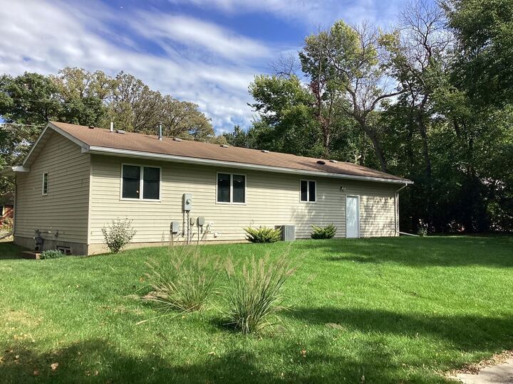 Property Photo:  1113 Shore Acres Drive  MN 56007 