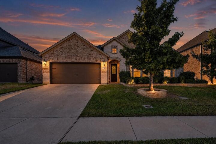 Property Photo:  7105 Elk Springs Drive  TX 76226 