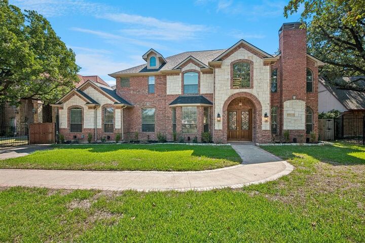 Property Photo:  3848 W Pioneer Drive  TX 75061 