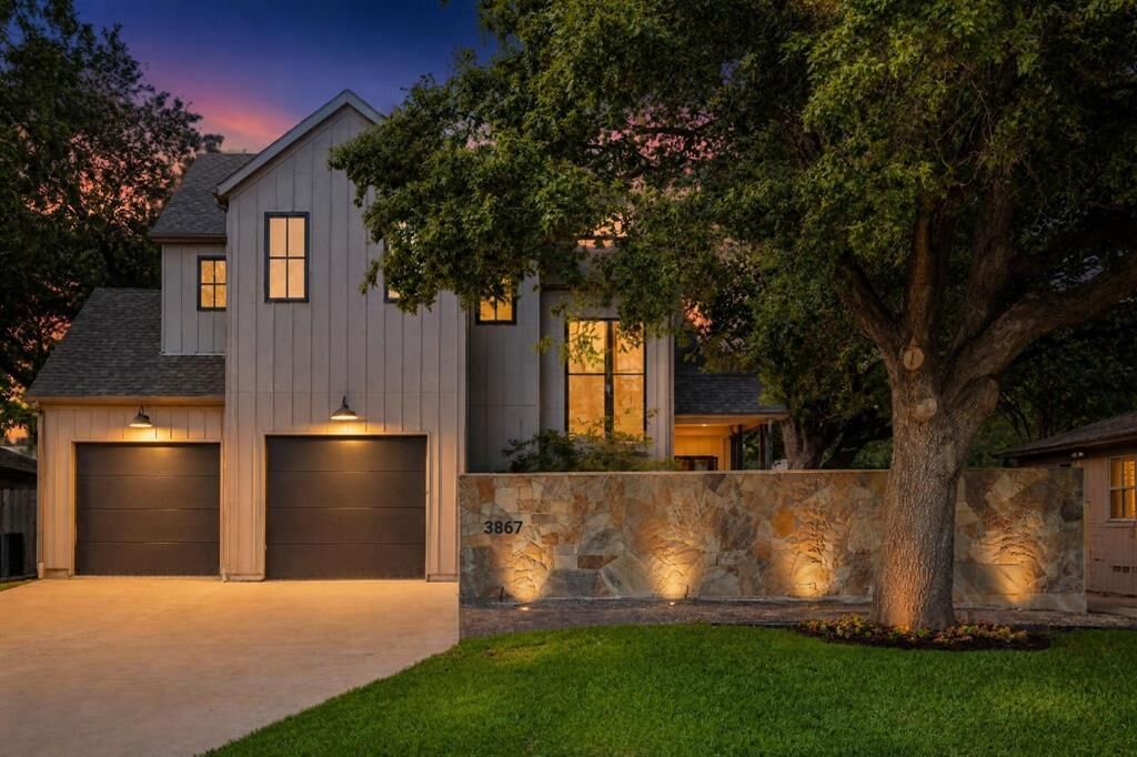 Property Photo: 3867 Van Ness Lane TX 75220