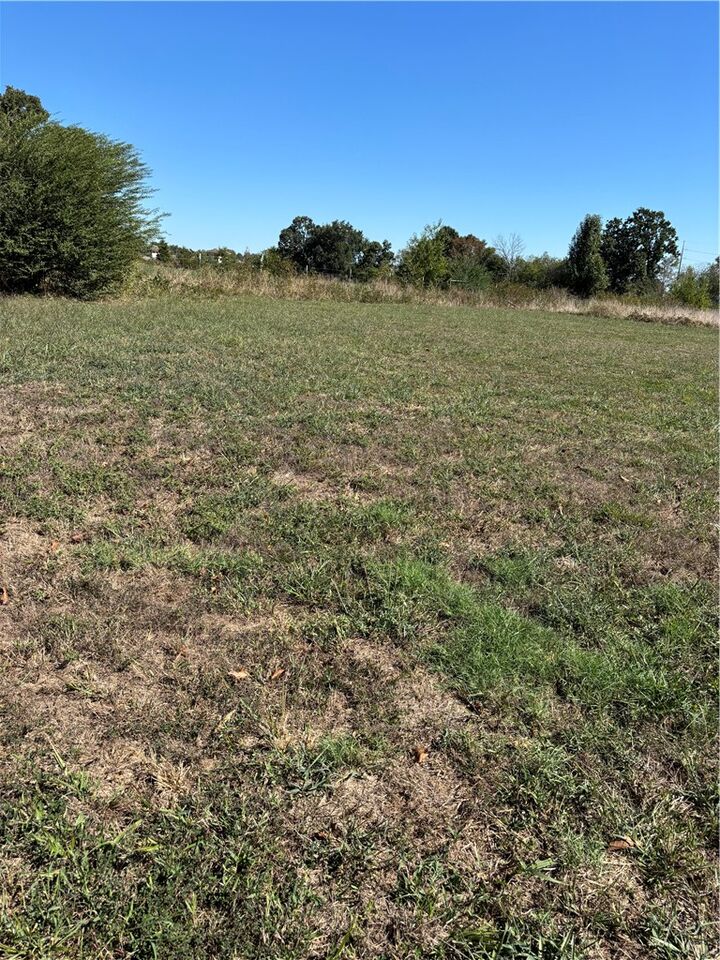 Property Photo: 14283 N Vaughn AR 72713