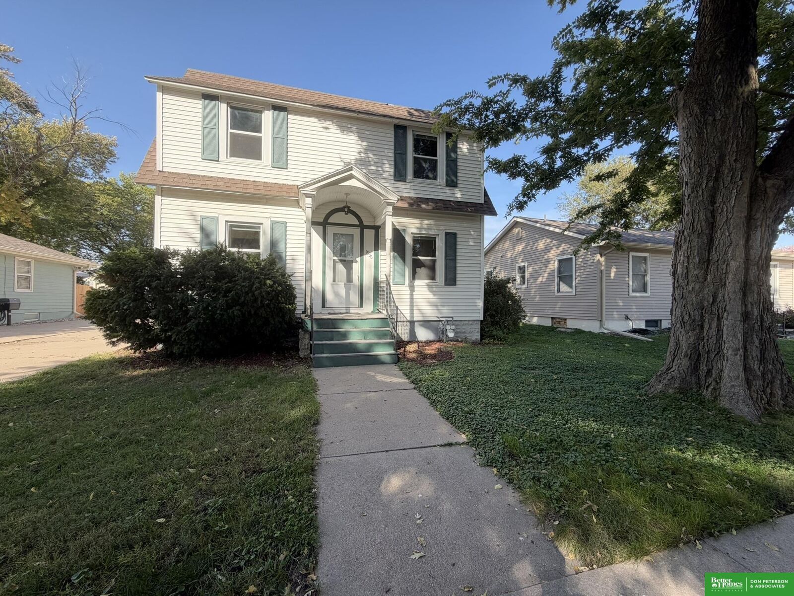 Property Photo:  1536 E 6th Street  NE 68025 