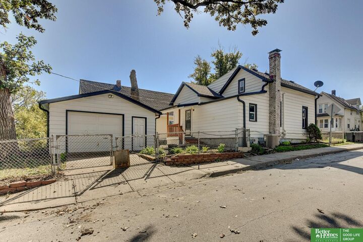 Property Photo:  1834 Ontario Street  NE 68108 