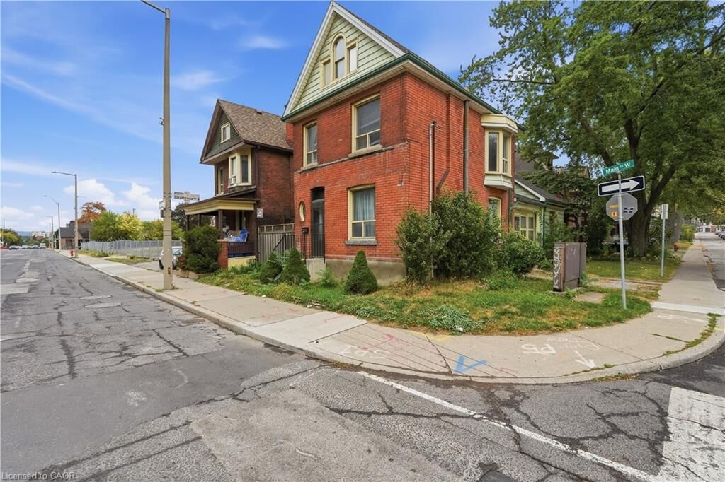 Property Photo: 418 Main Street W ON L8P 1K6