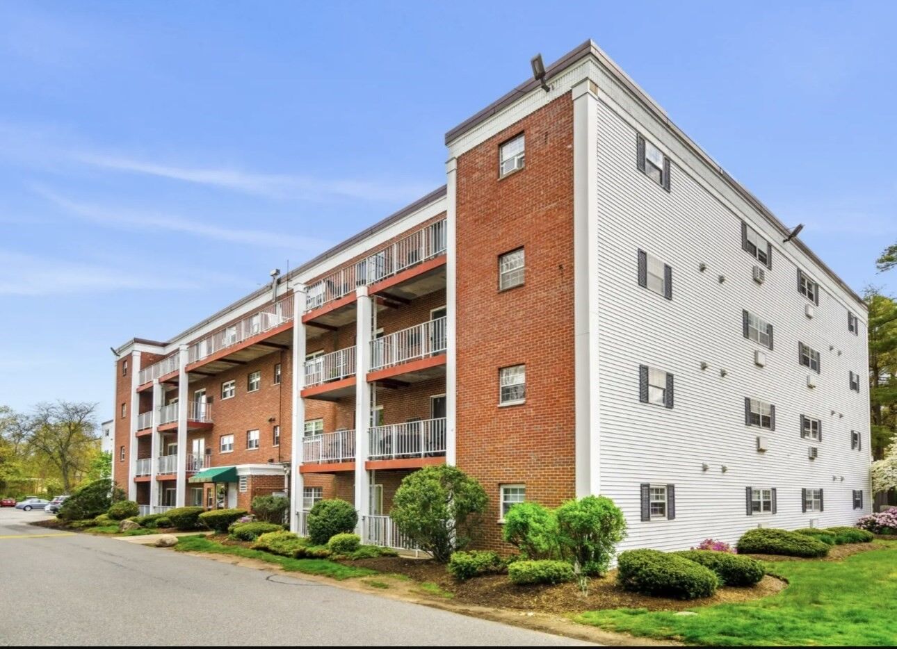 Property Photo: 26 Greentree Ln 31 MA 02190