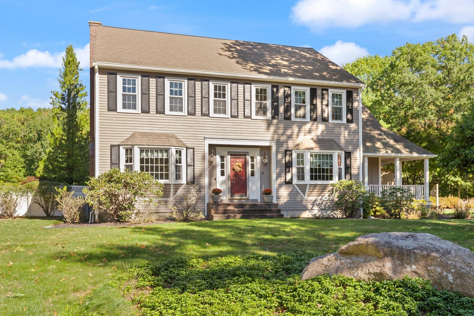 Property Photo:  4 Stratford Ln  MA 02356 