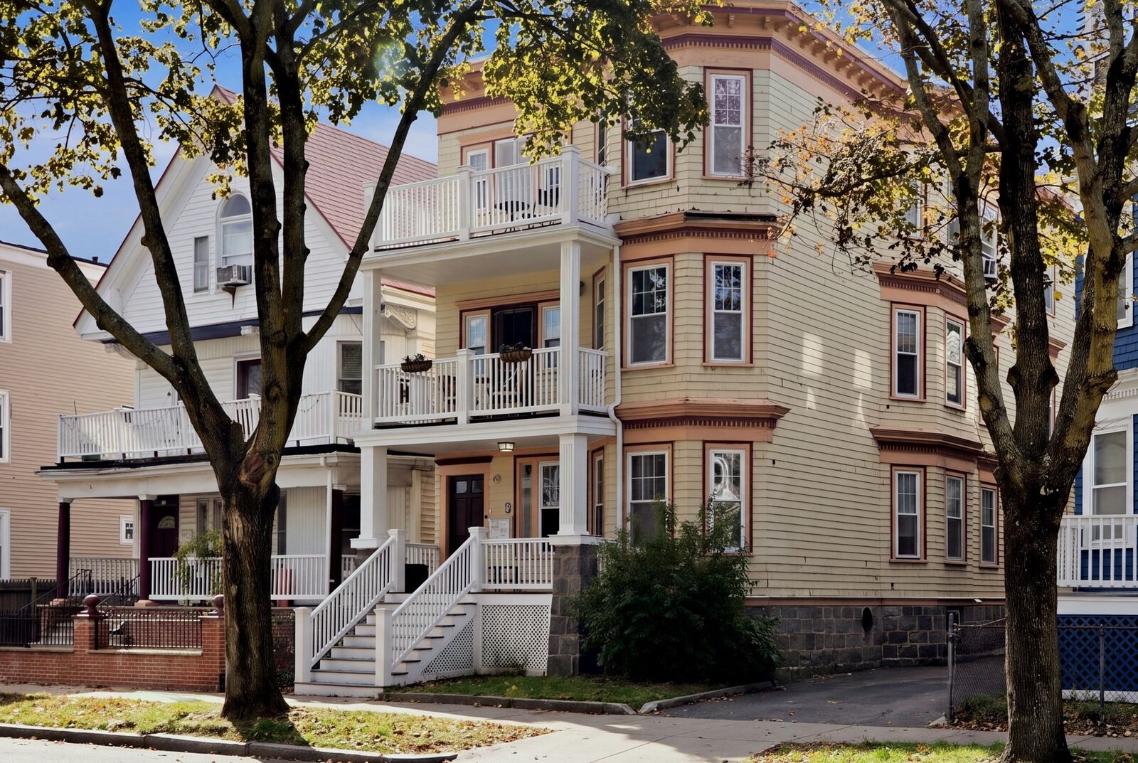 Property Photo:  49 Pleasant St 1  MA 02125 