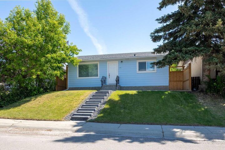 Property Photo:  119 Maranda Close NE  AB T2A 3E7 