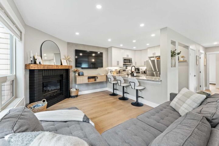Property Photo:  300 2 Avenue 1  AB T1W 2W4 