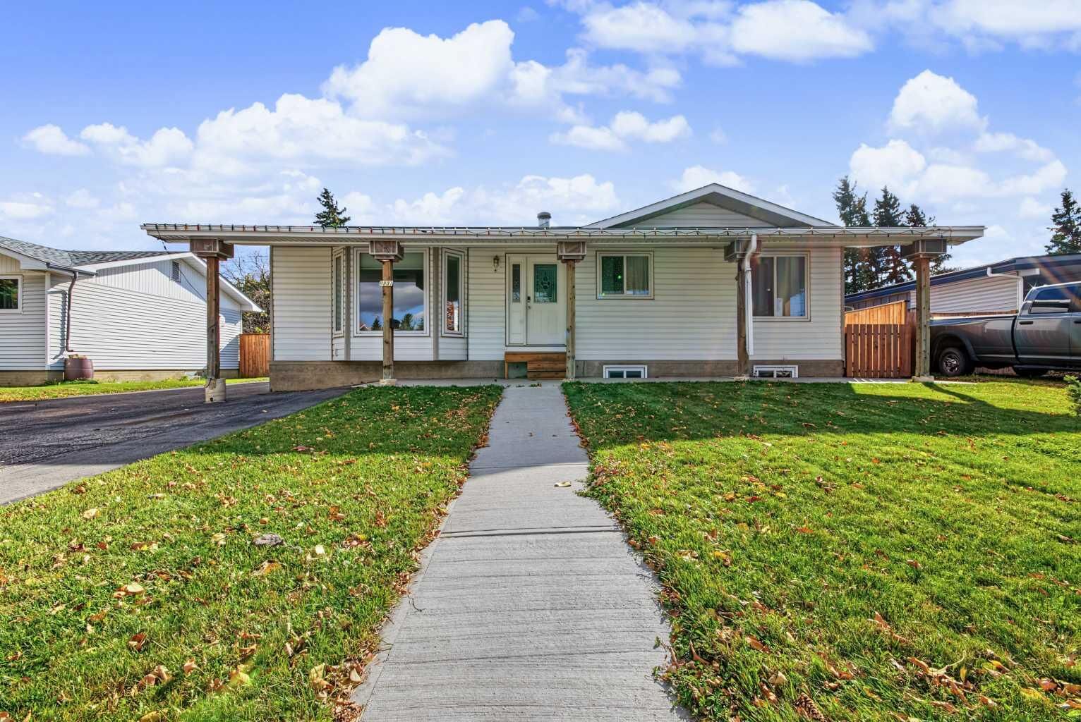 Property Photo:  9907 85 Avenue  AB T8V 0A1 