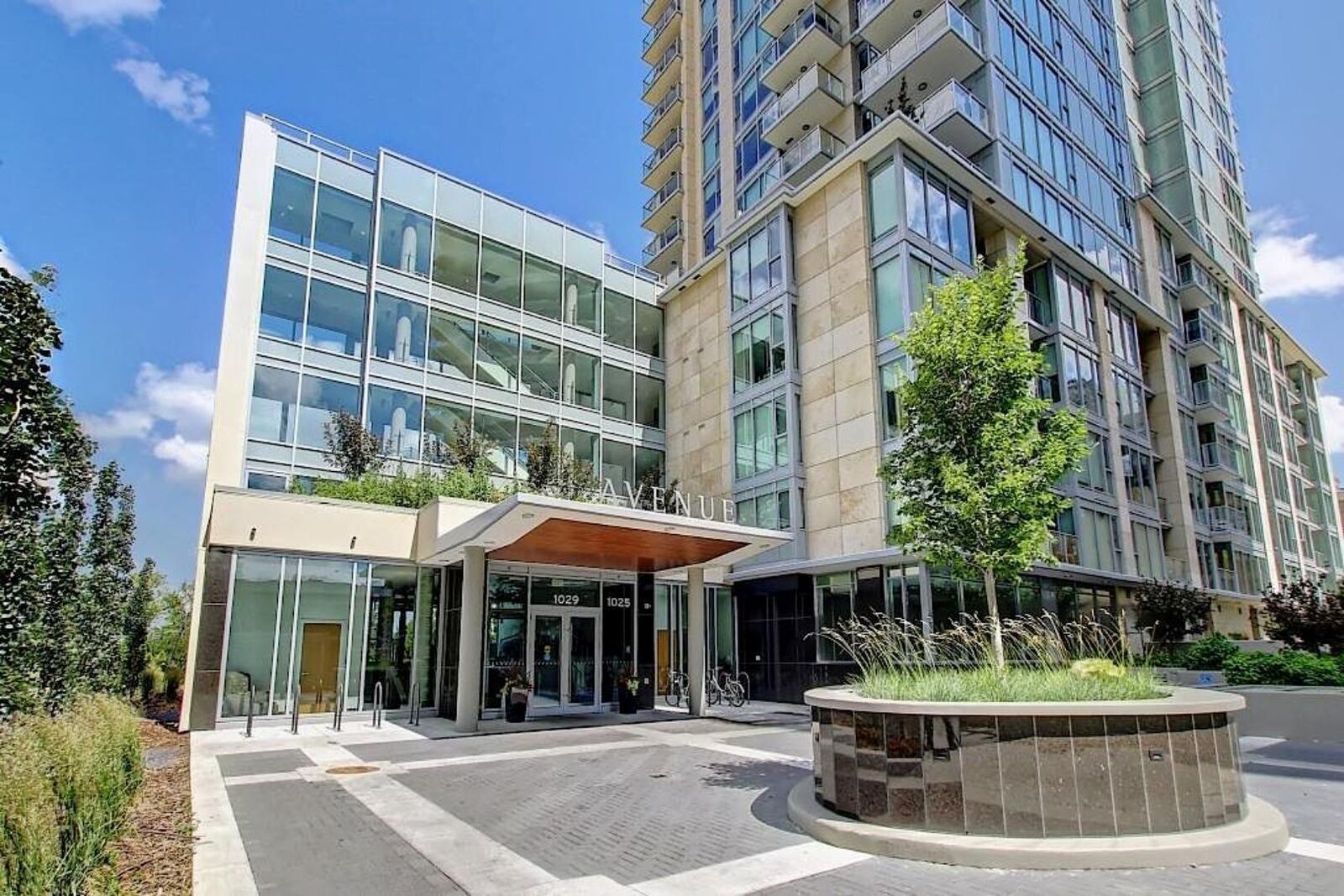 Property Photo:  1025 5 Avenue SW 2201  AB T2P 1N4 