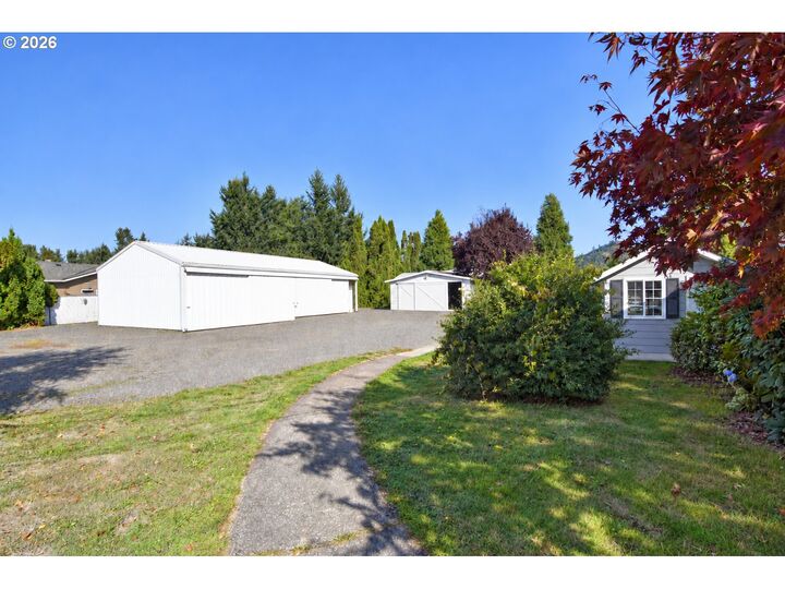 Property Photo: 85419 Jasper Park Rd OR 97455