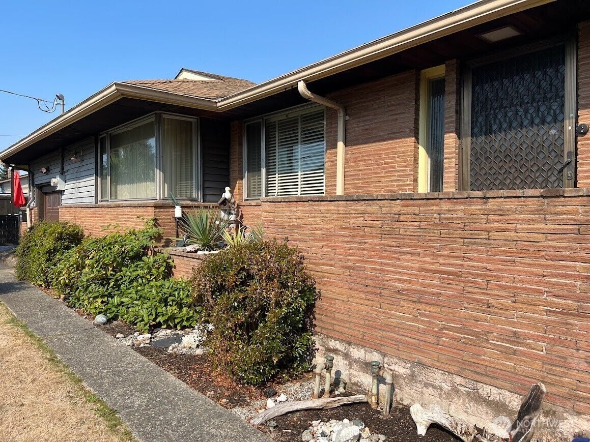 Property Photo: 7767 Beacon Avenue S WA 98118