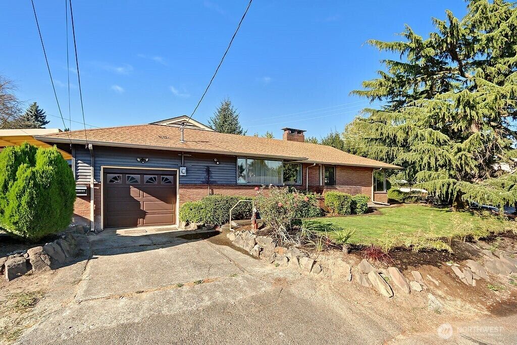 Property Photo: 7767 Beacon Avenue S WA 98118