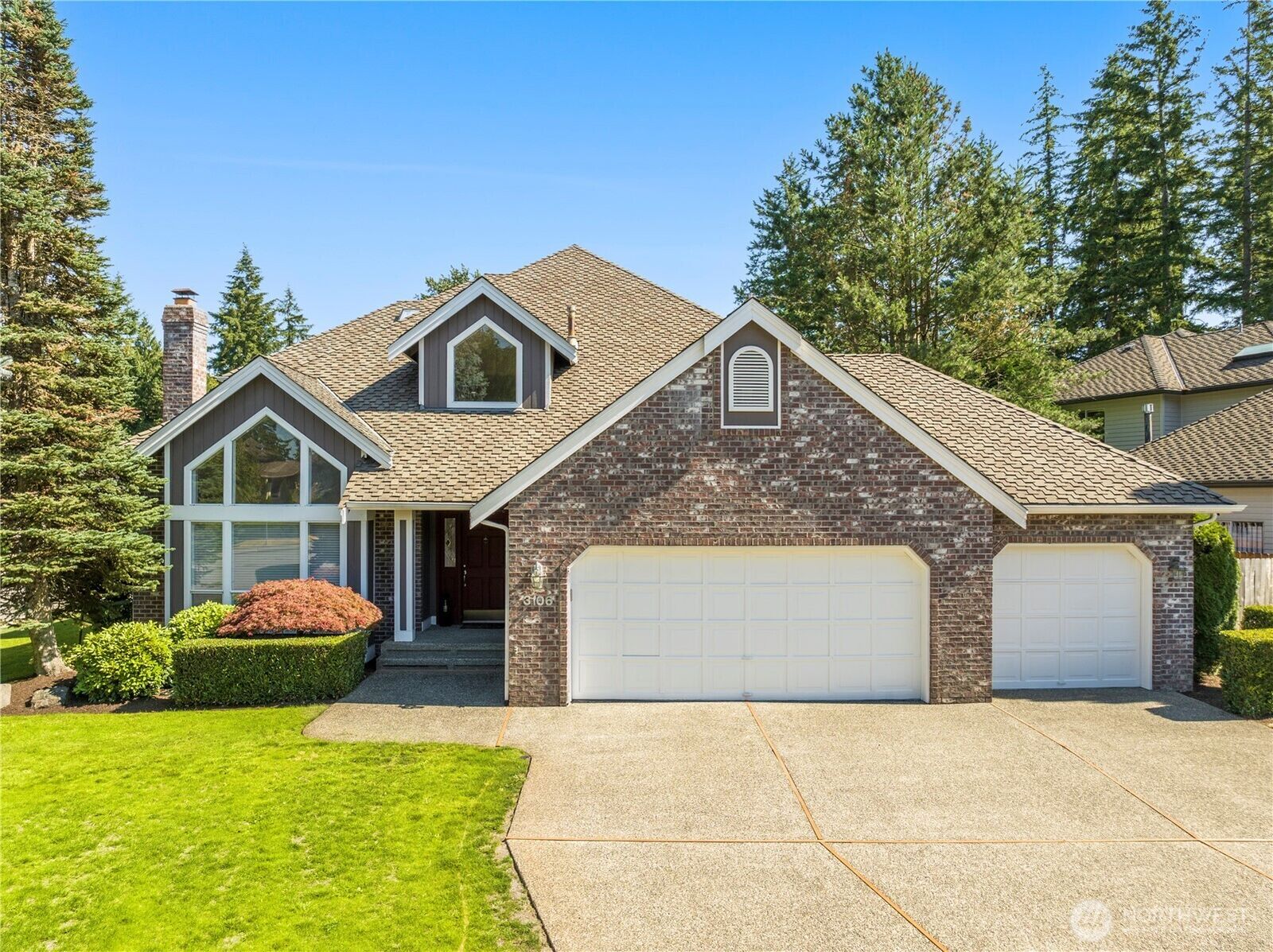 Property Photo:  3106  235th Avenue SE  WA 98075 