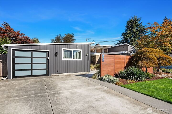 Property Photo:  1252 N 172nd Street  WA 98133 