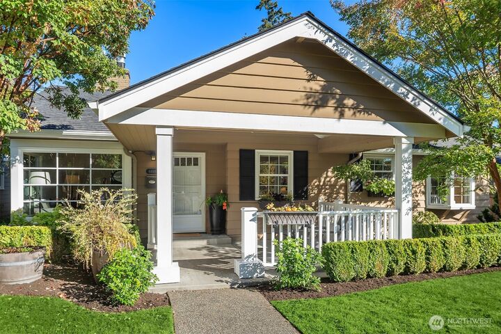 Property Photo: 6818 49th Avenue NE WA 98115