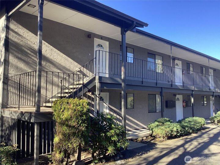 Property Photo: 8305 53rd Avenue W 5 WA 98275