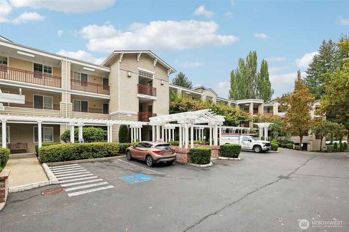 Property Photo:  1805  134th Avenue SE 19  WA 98005 
