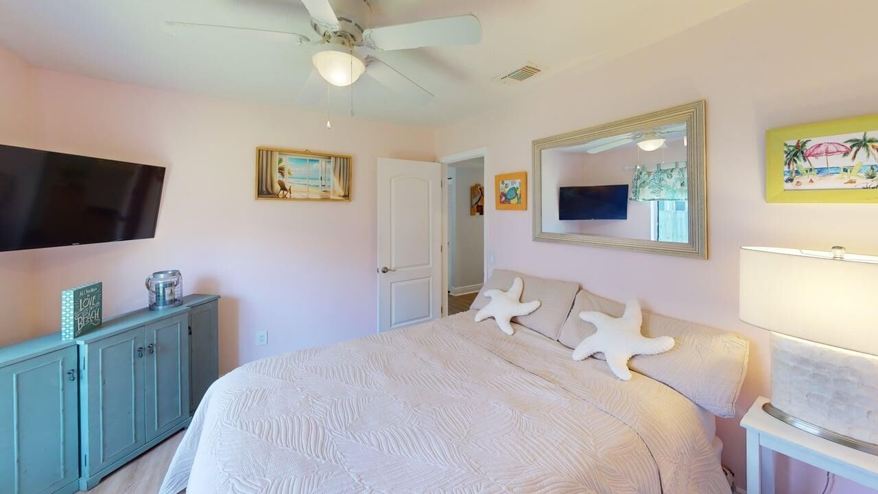 Property Photo: 2537 SE Victory Avenue FL 34952