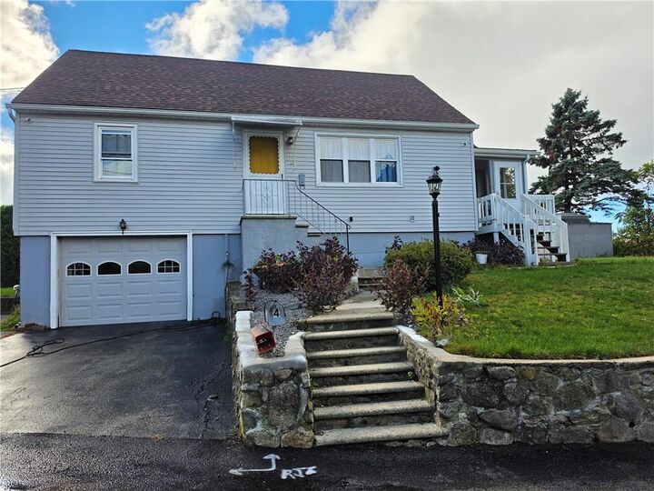 Property Photo:  4 Heritage Circle  RI 02919 