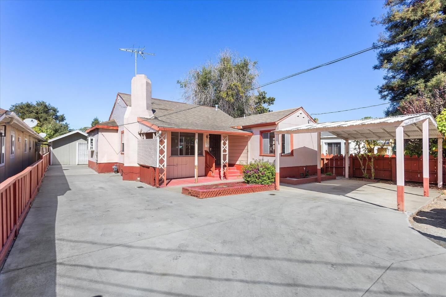 Property Photo:  265 4th Avenue  CA 94063 