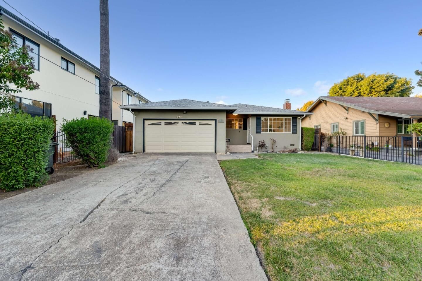 Property Photo:  963 Beech Street  CA 94303 