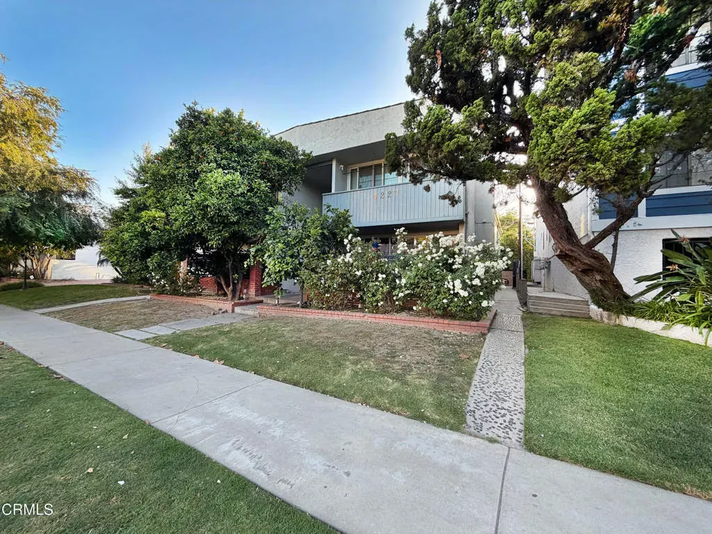 Property Photo: 4227 Whitsett Avenue CA 91604