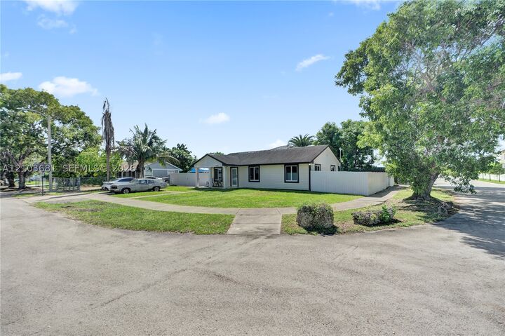 Property Photo: 11496 SW 227th Ter FL 33170