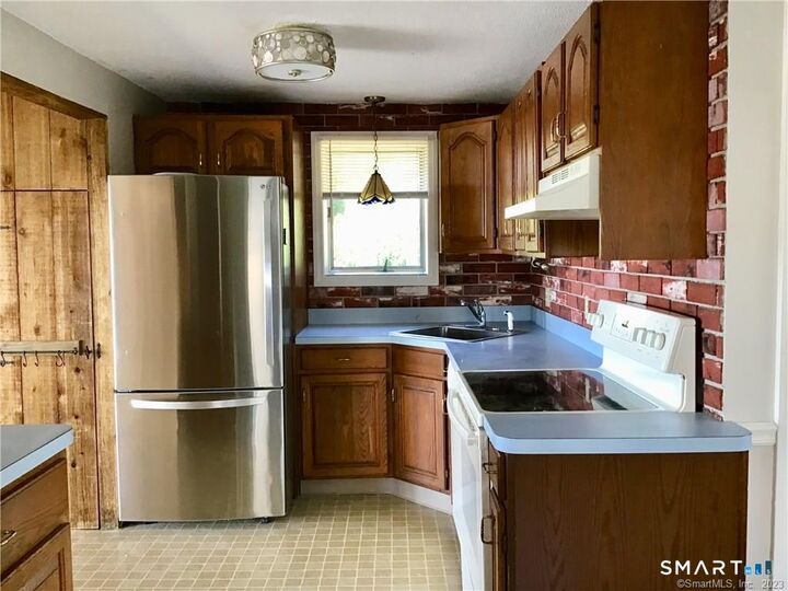 Property Photo:  8 Arcadia Road  CT 06357 