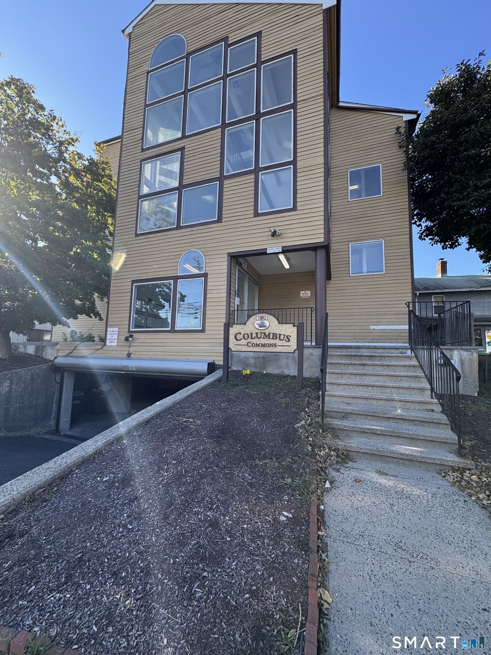 Property Photo: 1492 North Avenue 102 CT 06604