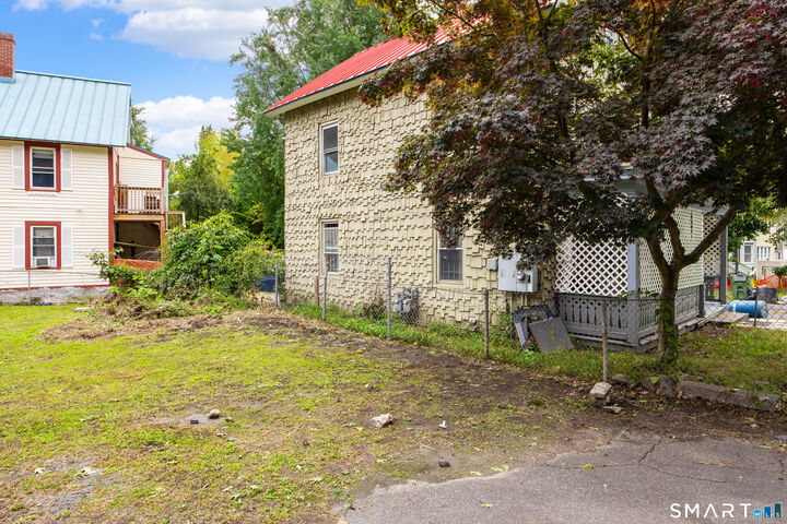 Property Photo:  360 Pine Street  CT 06704 