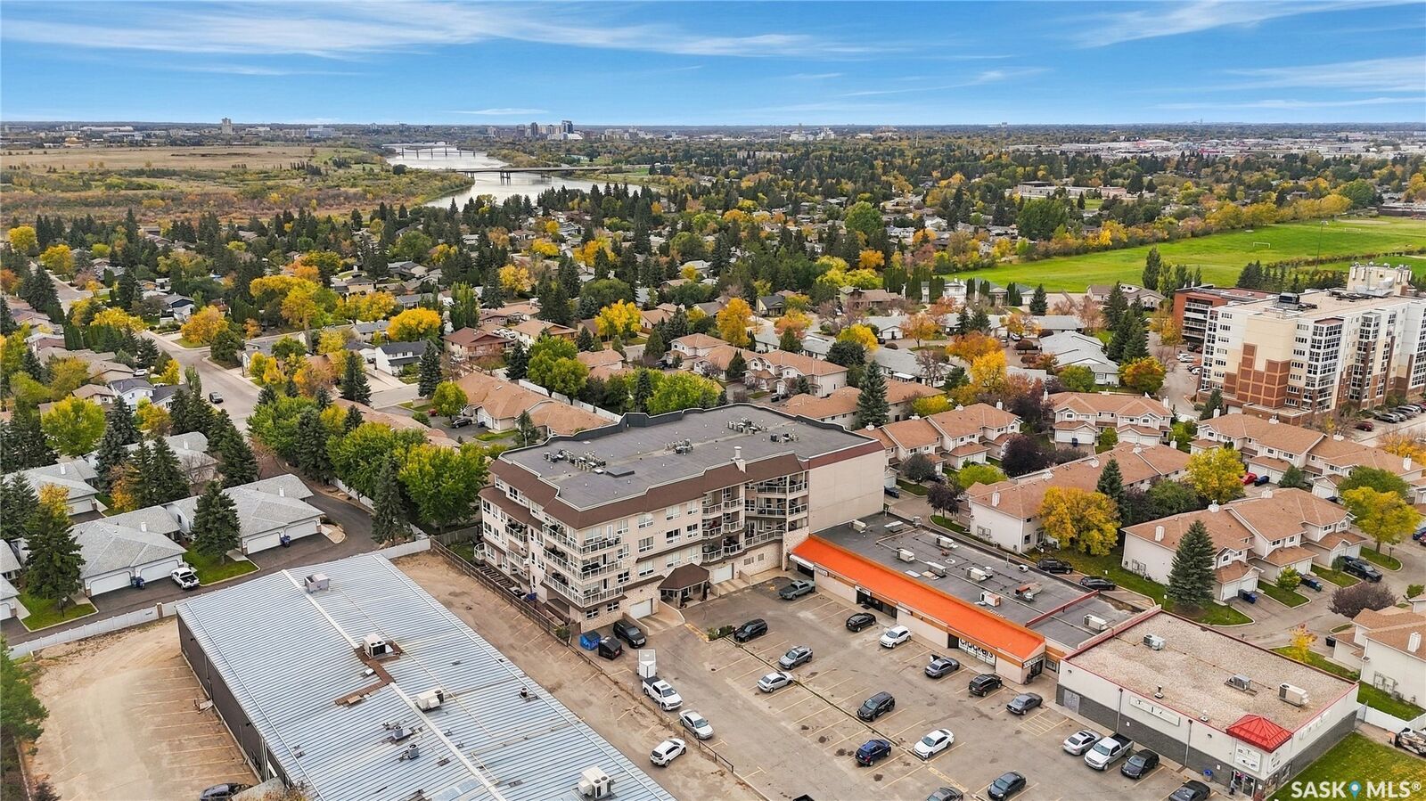 Property Photo: 227 Pinehouse Drive 404 SK S7K 6N9