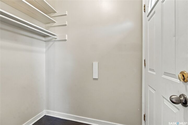 Property Photo:  431 York Street  SK S4R 4W7 