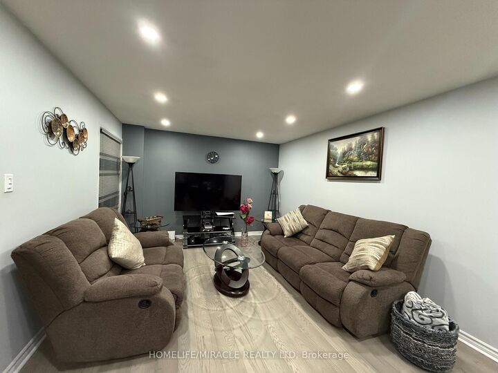Property Photo:  163 Mabley Crescent  ON L4J 2Z7 