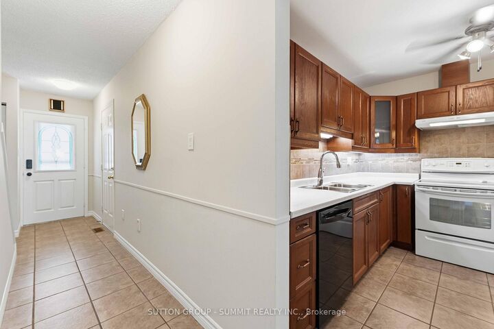 Property Photo:  1396 Upper Ottawa Street 27  ON L8W 1R1 