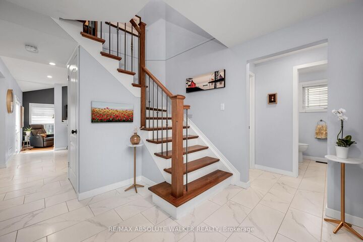 Property Photo:  1919 Heatherwood Drive  ON K1W 1C2 
