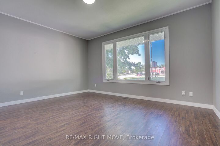Property Photo:  72 Dunedin Street  ON L3V 5T5 
