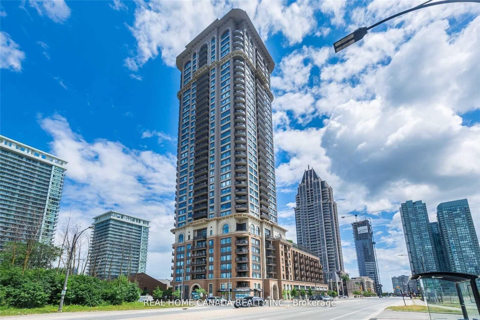 Property Photo:  385 Prince Of Wales Drive 1305  ON L5B 0C6 
