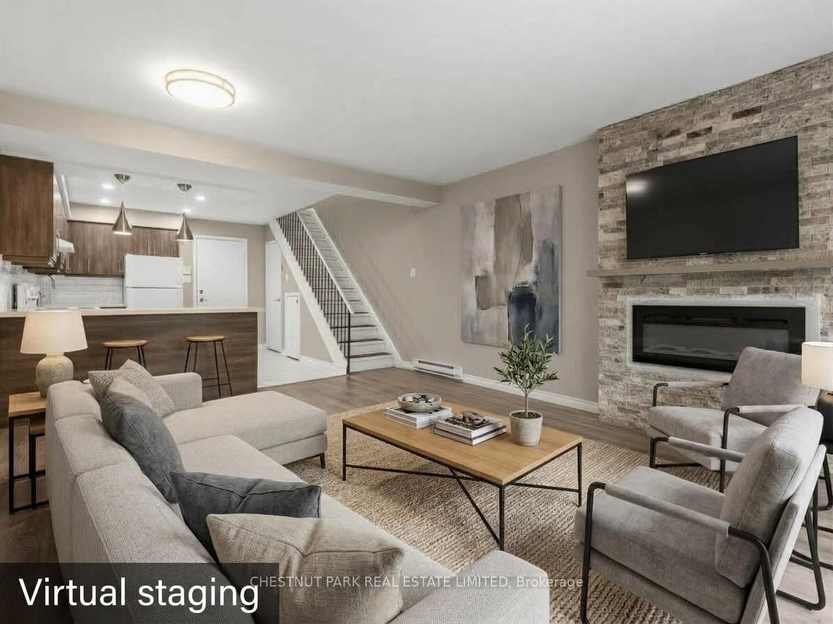 Property Photo:  880 Broadview Avenue 2  ON M4K 2R1 