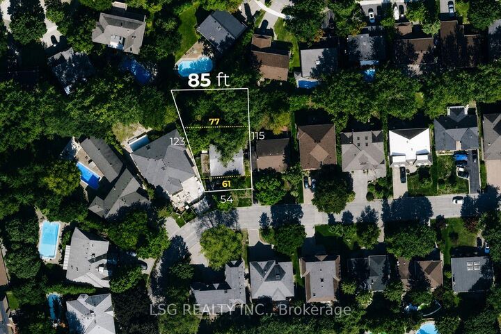 Photo de la propriété:  26 Grangemill Crescent  ON M3B 2J2 