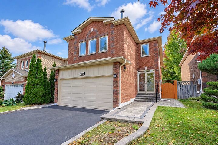 Property Photo:  206 Bernard Avenue  ON L4S 1E3 