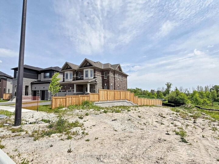 Property Photo:  60 Season Crescent  ON L9Z 0M4 