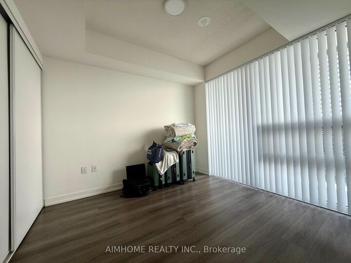 Property Photo:  138 Downes Street 2905  ON M5E 0E4 