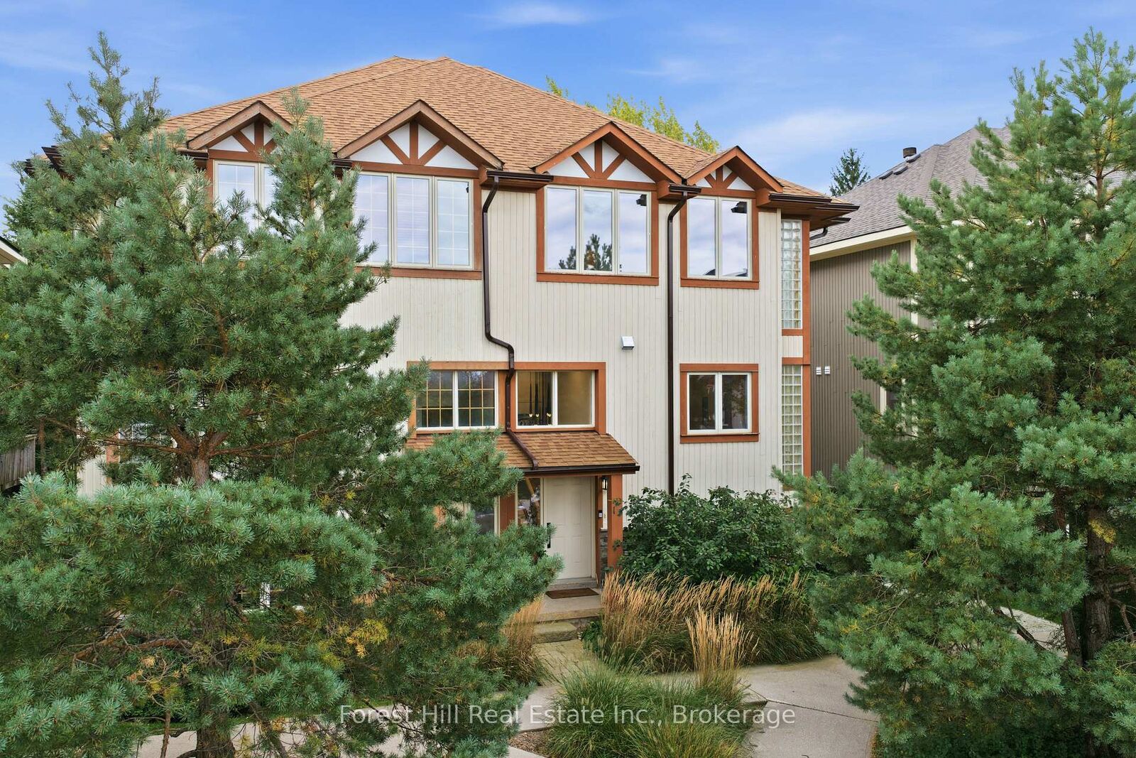 Property Photo:  224 Blueski George Crescent 15  ON L9Y 0V6 