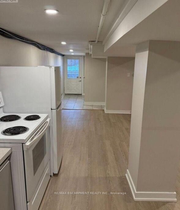 Property Photo:  20 Birch Avenue 3  ON L8L 6H6 